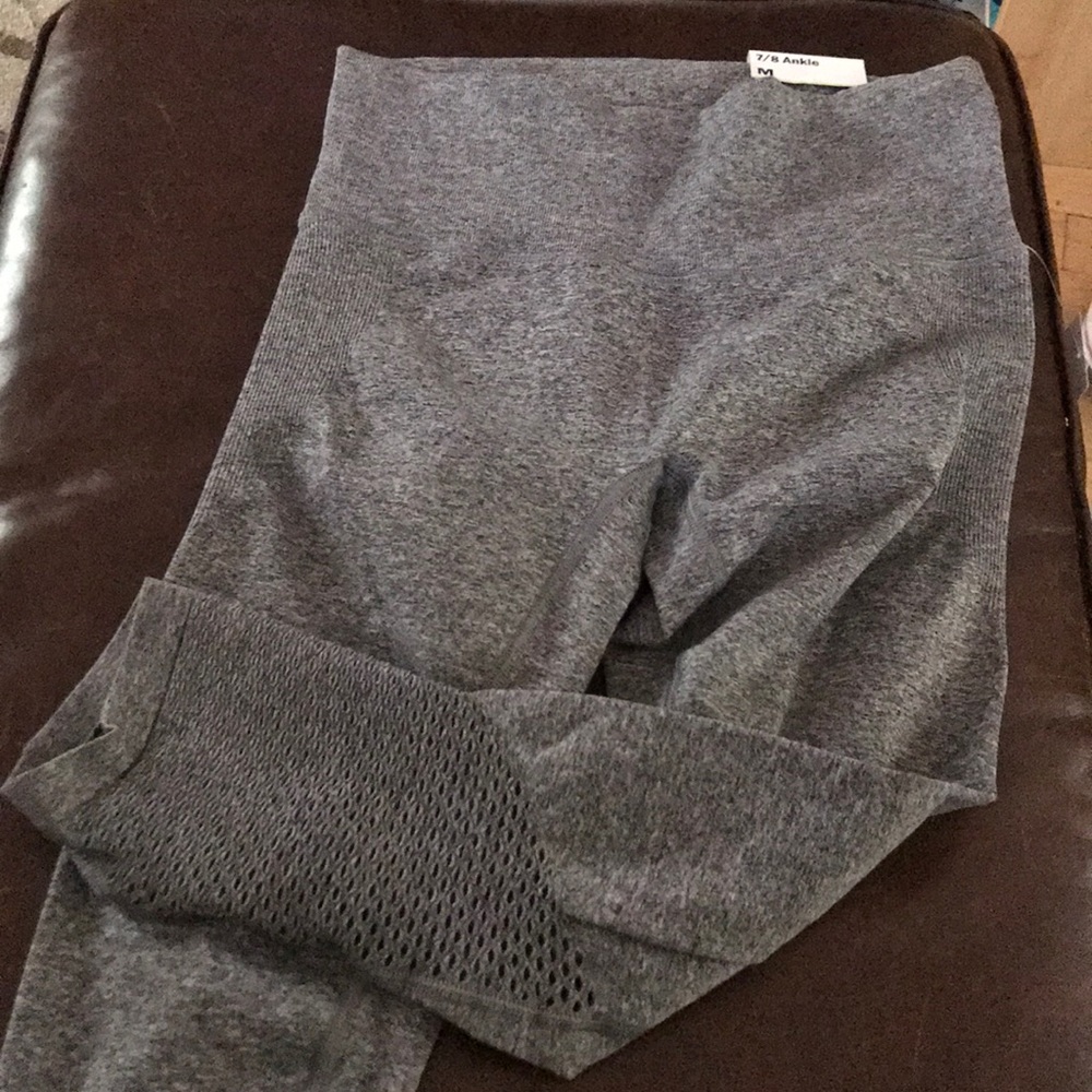 Active ankle pants